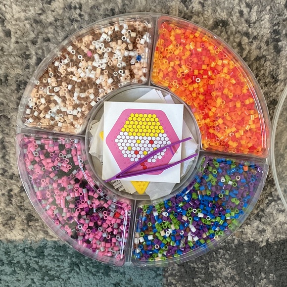 Don’t know what to get you kid(s) as a gift try MELTY BEADS! - Picture 2 of 9